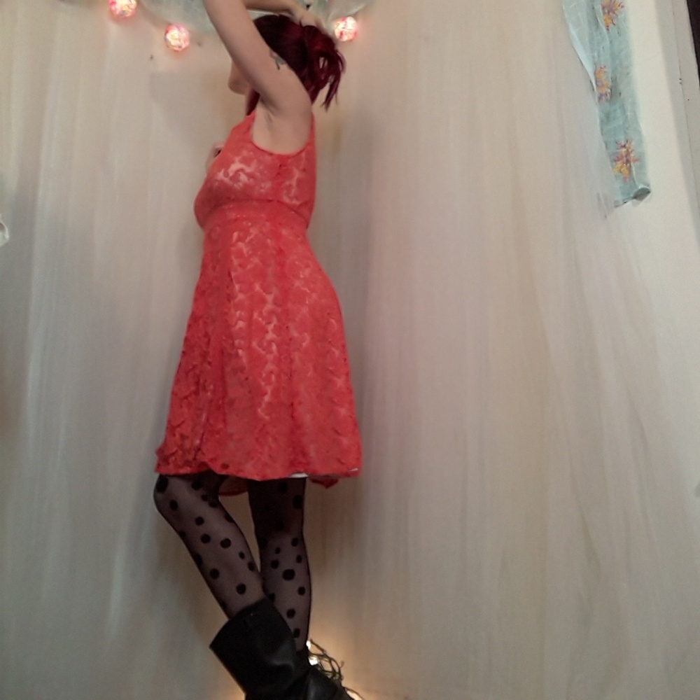 💜 SALE! Sundance Coral Lace Emma Dress. Gorgeous. - Picture 6 of 7